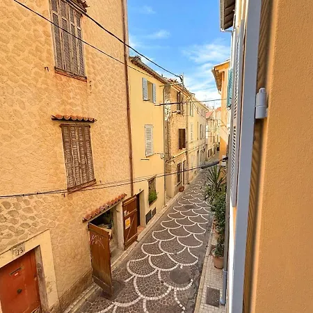 Charmant Duplex Au Coeur Du Vieil Antibes